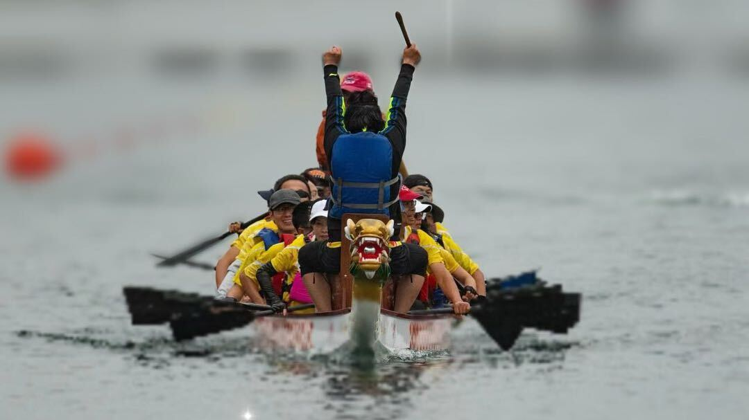 JingJing Team paddlers training together on the water